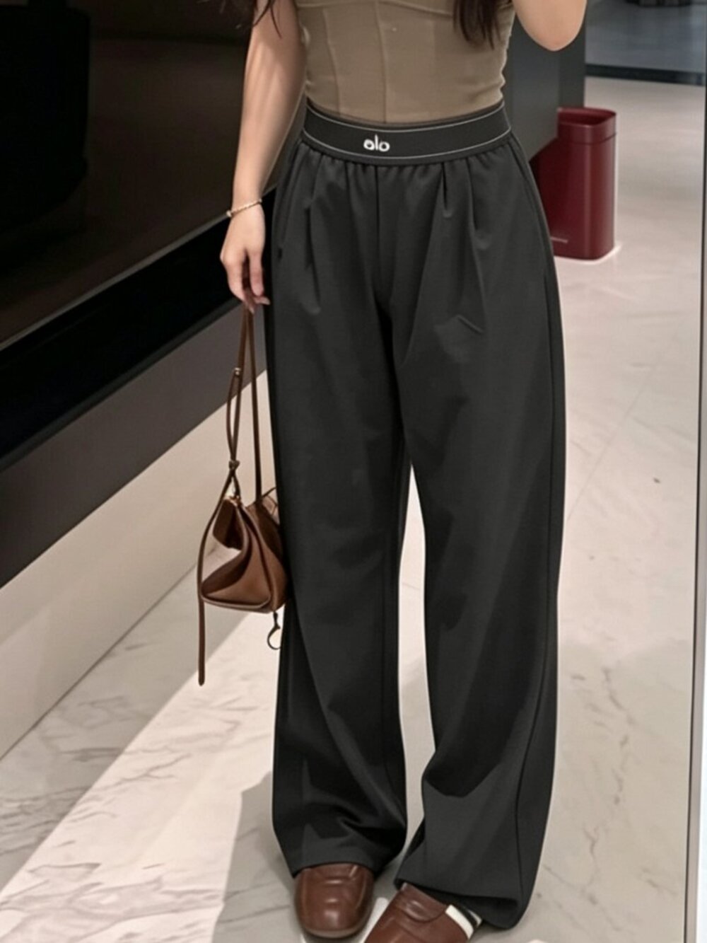 🙆♂️🙆♀️ALO Yoga Suit Up Trouser Dark Grey (Regular)a versatile everyday essen - Picture 7 of 8